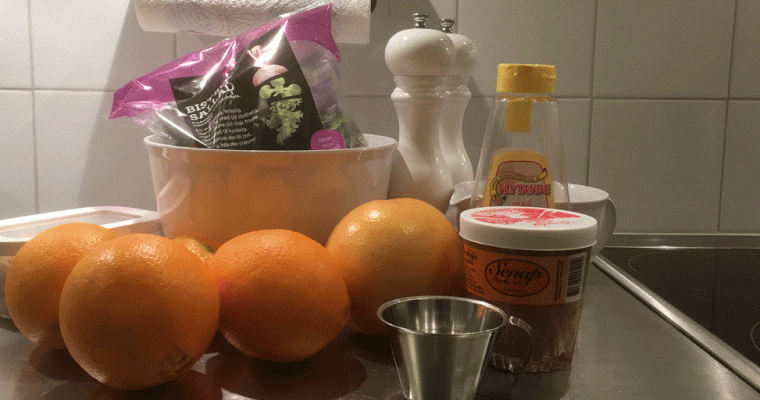 Citrussallad med hackad mandel