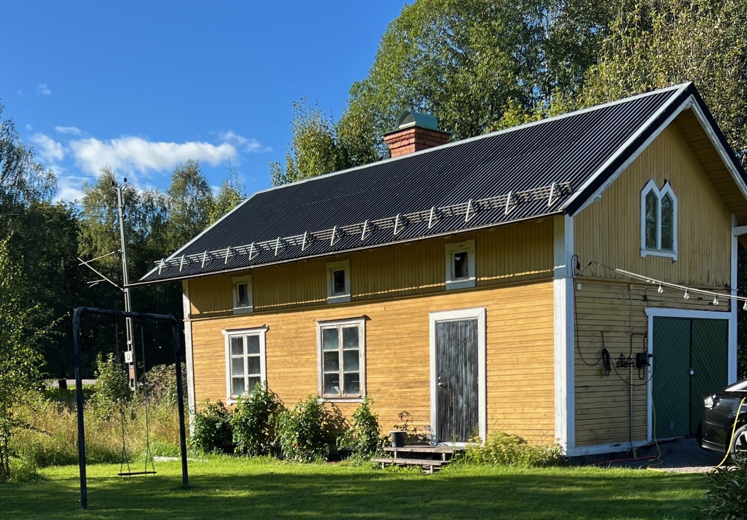 Ladan, bakstugan eller eventuellt drängstugan får lite färg