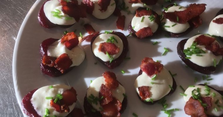 Stekta rödbetshjärtan med ädelost och bacon