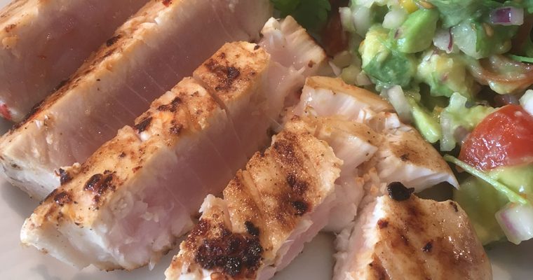 Stekt tonfisk med mangosalsa